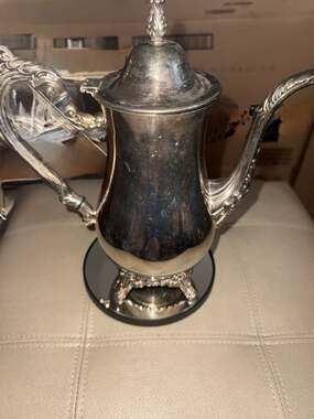 Vintage Oneida Du Maurier Silver Plated Coffee Pot